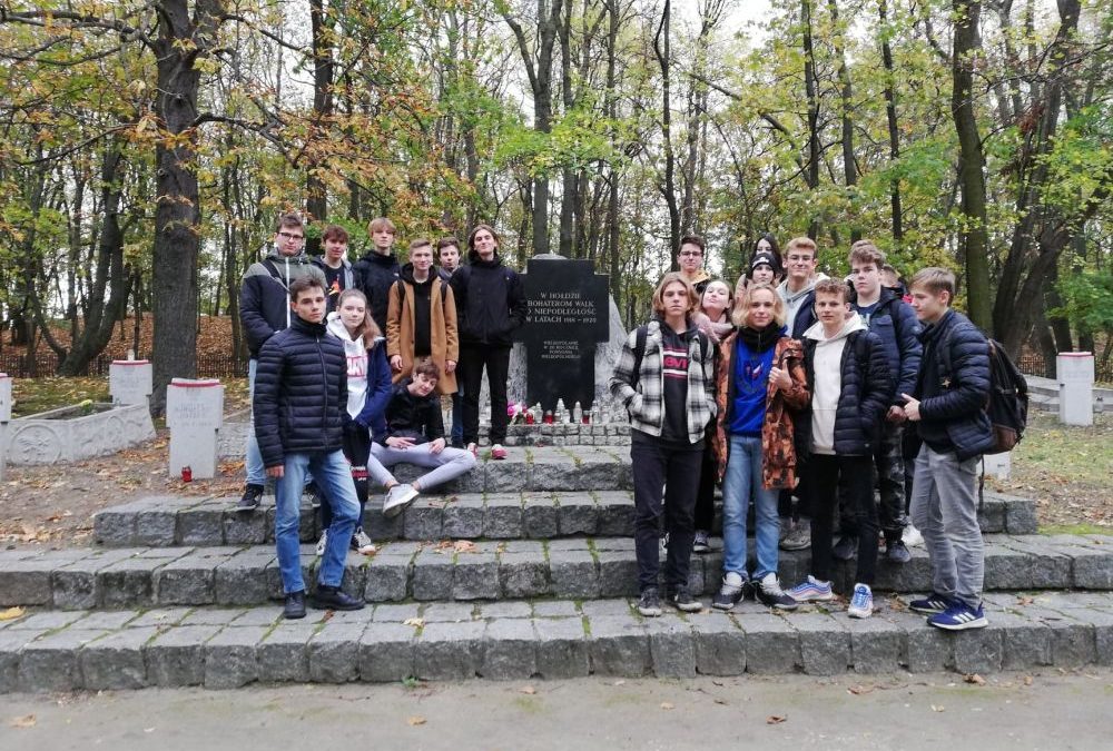 Akcja sprzątania grobów powstańczych na Cytadeli
